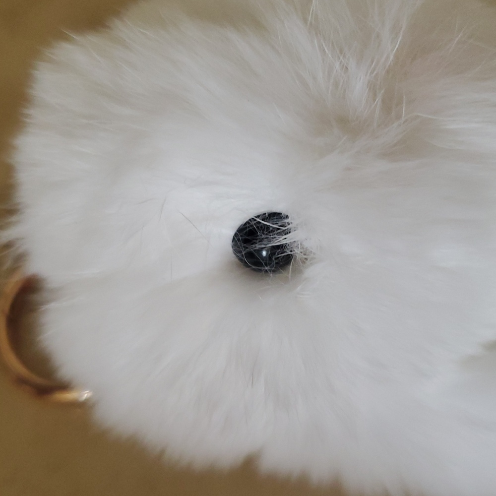 White Rabbit Fur Keychain nwot - Picture 3 of 7